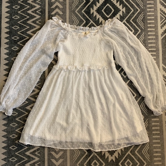 Women’s white off-shoulder dress - Picture 1 of 4